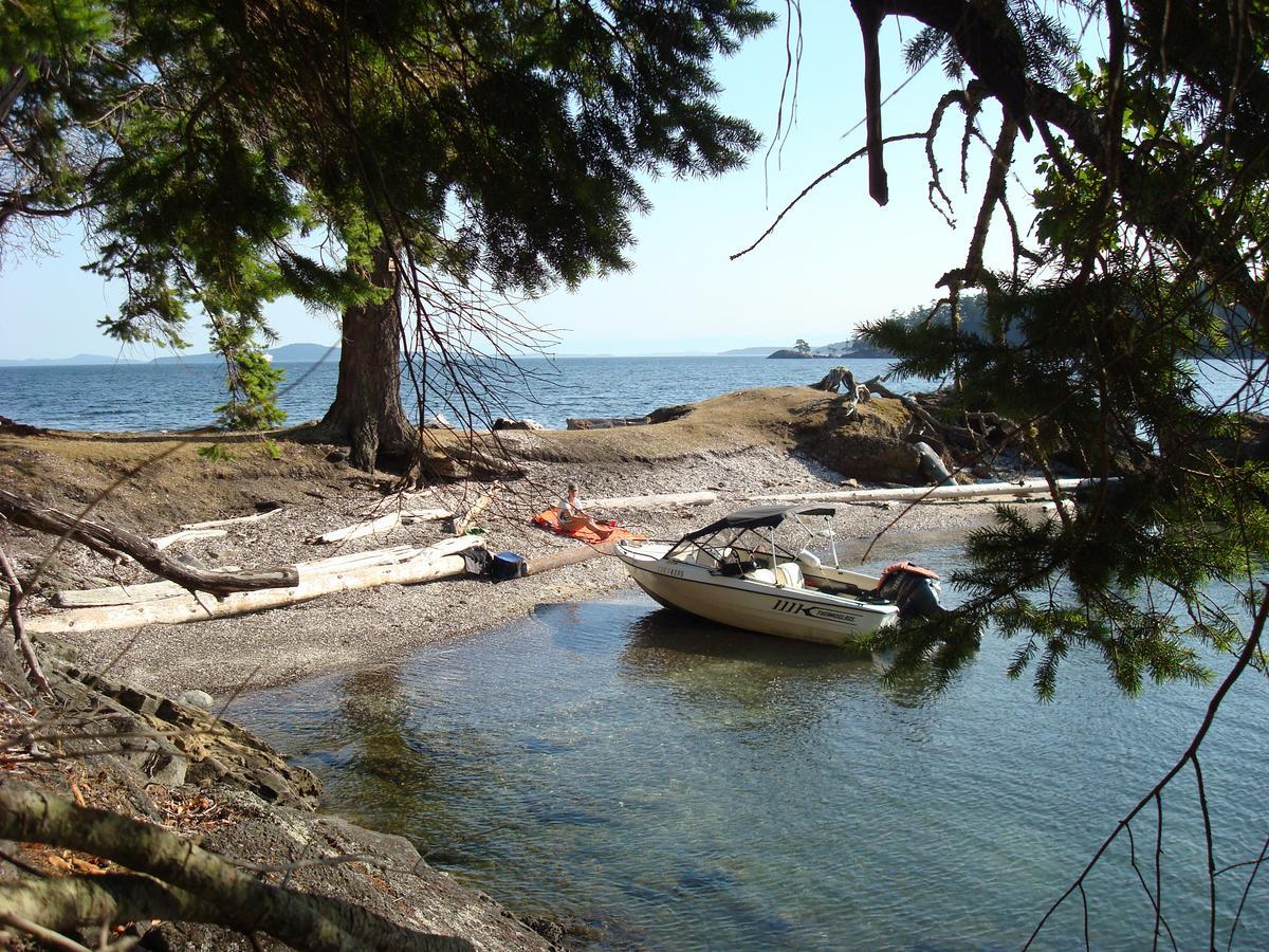 Sticks And Stones Cottage-Arbutus Grove Montague Harbour Zewnętrze zdjęcie